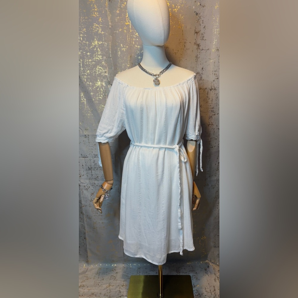 💥White Off-Shoulder Dress with silver metallic streaks